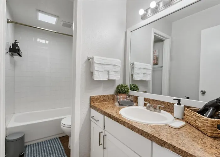 Apartment Intimate 2bd Tcu Walkable *