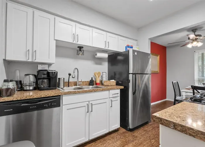 Intimate 2bd Tcu Walkable *