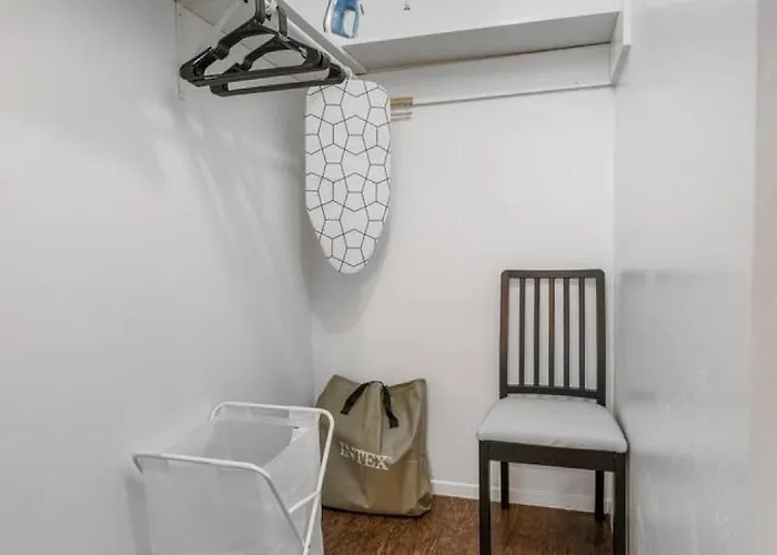 Intimate 2bd Tcu Walkable Apartment *